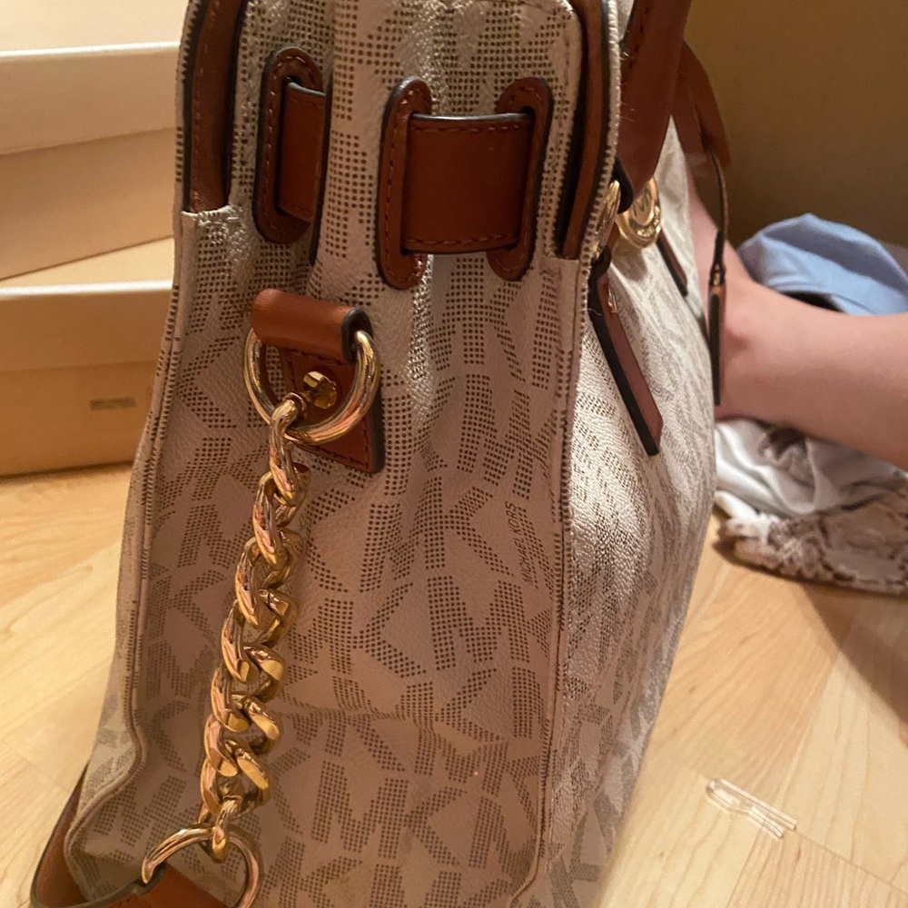 Micheal Kors Hamilton tote - Picture 2 of 7